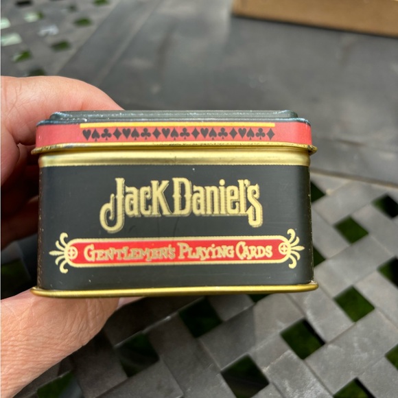 Jack Daniels collector tin and 2 complete sets of cards (with bonus cards). - Picture 7 of 7